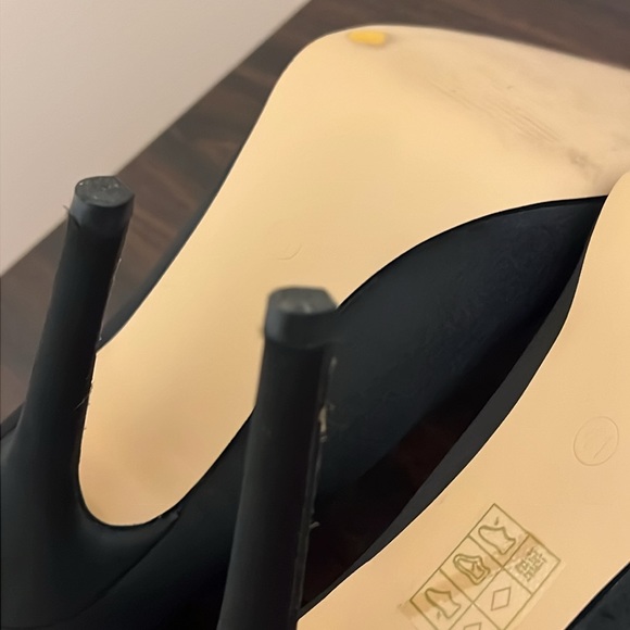 Black Satin Like High Heels with Bow Size 9 - Picture 7 of 9